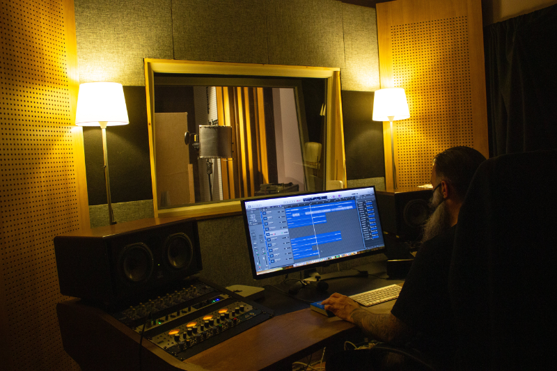 Difference Between Soundproofing and Acoustic Treatment - When it comes to creating the perfect environment for enjoying music, recording audio, or simply improving the acoustics of a room, two terms often come up: soundproofing and acoustic treatment. While they might seem similar, they serve distinct purposes and require different approaches. In this blog post, we'll delve into the differences between soundproofing and acoustic treatment, helping you understand how each contributes to achieving your desired sound quality.